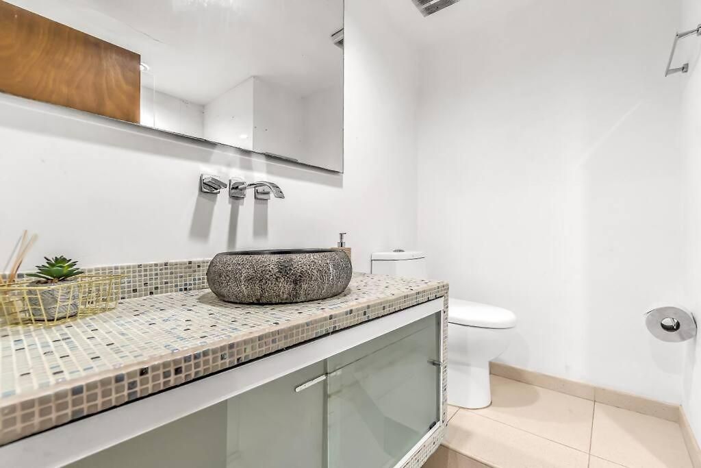 Beachside Escape 2br With Pool Apartment