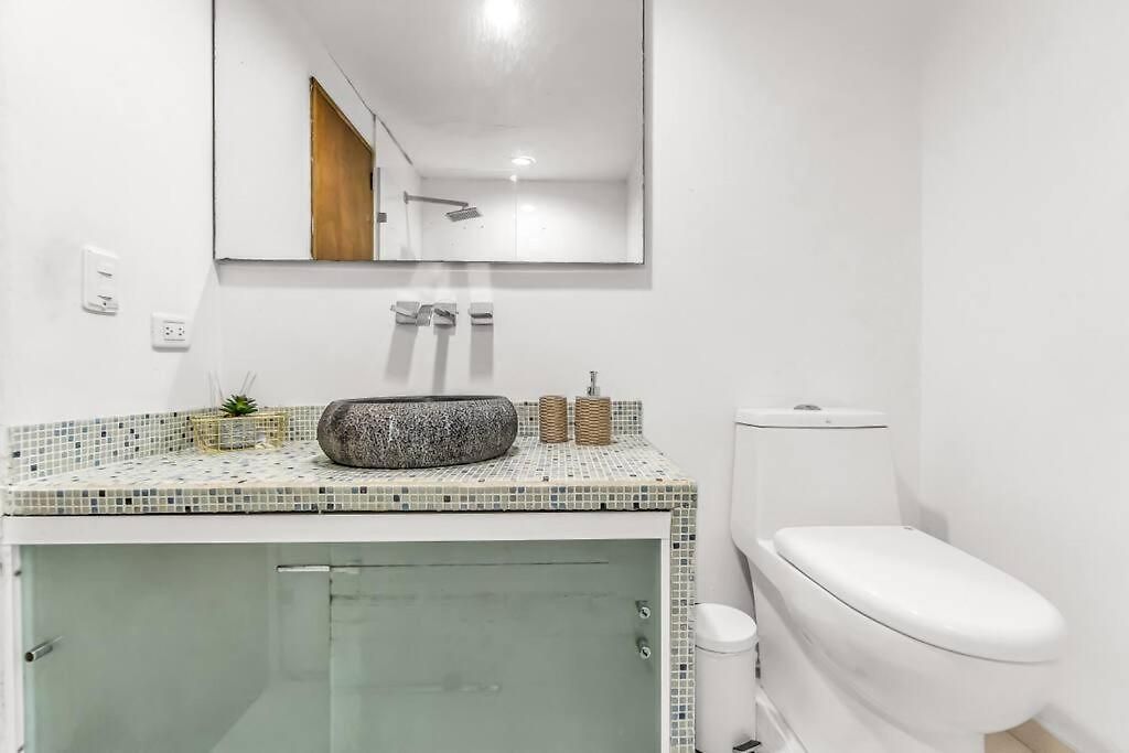 Beachside Escape 2br With Pool Apartment