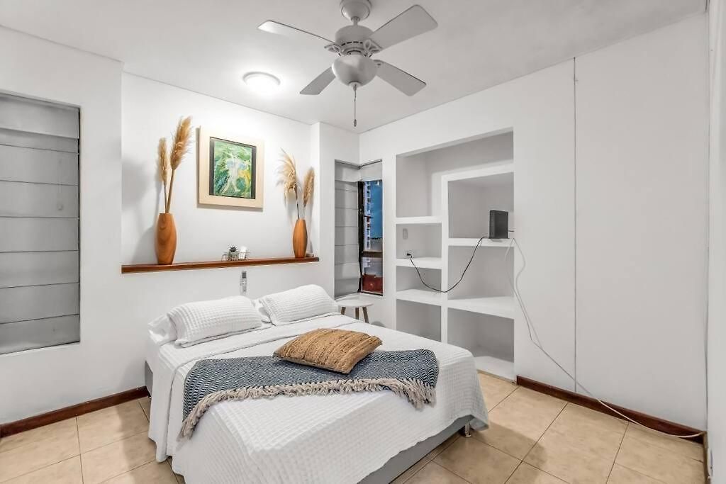 Beachside Escape 2br With Pool Cartagena